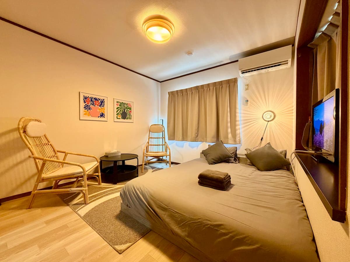 105号室。ナチュラルテイストのおしゃれな部屋——だが稼働率は31%